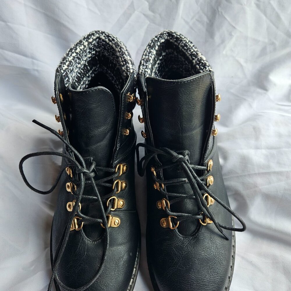 JustFab Women’s Rayln Lace-Up Black Chunky Boot‎ 90’s Fashion Shoes Plaid Detail - Picture 5 of 11